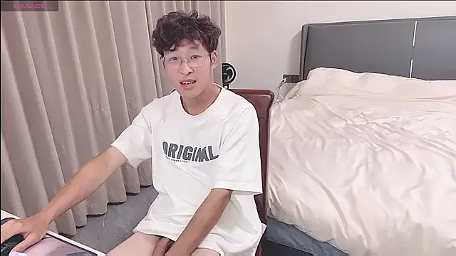 RuddyReyes – webcam model profile photo Image 2