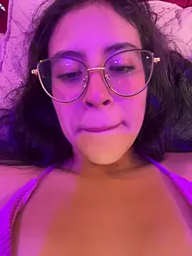 HaleyLyon – webcam model profile photo Image 2