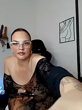 shiny-lily – webcam model profile photo Image 13