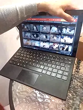 shiny-lily – webcam model profile photo Image 4