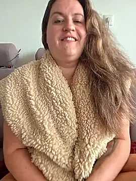 MiraKova – webcam model profile photo Image 12