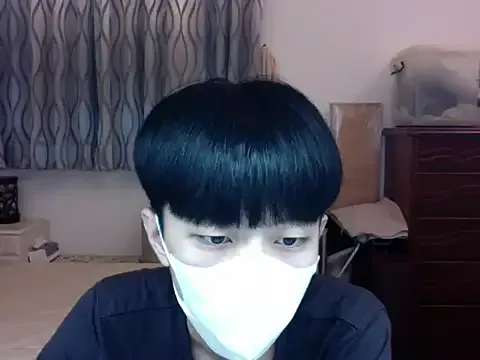 Youlalia – webcam model profile photo Image 2