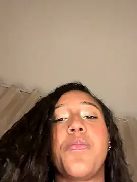 MiraKova – webcam model profile photo Image 19