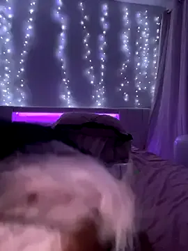 LaraOlson – webcam model profile photo Image 7