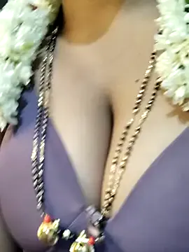 EsmeBrowm – webcam model profile photo Image 7