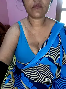 petrouchkaaa_ – webcam model profile photo Image 6