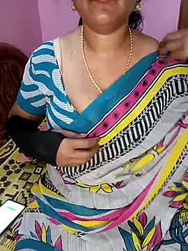 petrouchkaaa_ – webcam model profile photo Image 9