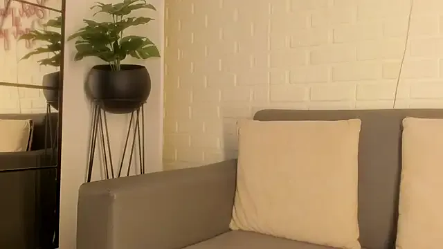 Rei1216xo – webcam model profile photo Image 6