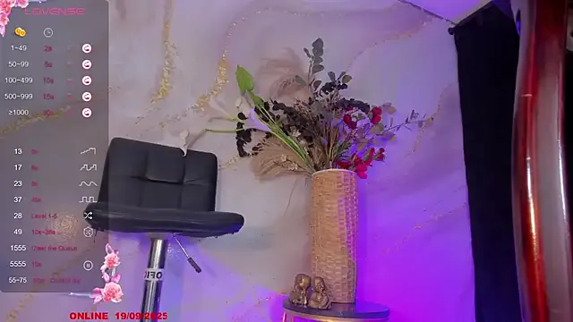 shiny-lily – webcam model profile photo Image 16