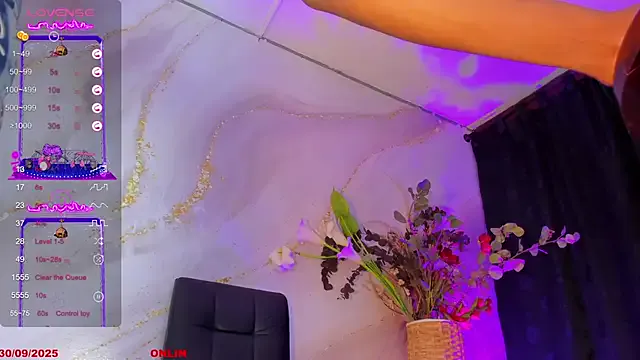 shiny-lily – webcam model profile photo Image 19