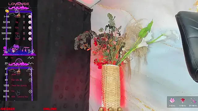 shiny-lily – webcam model profile photo Image 6