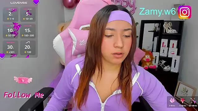 Dolce – webcam model profile photo Image 10