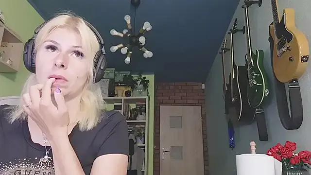 DelinaRose – webcam model profile photo Image 5