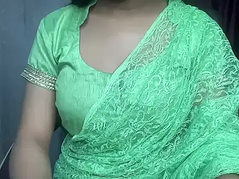 SpicyVicky – webcam model profile photo Image 2