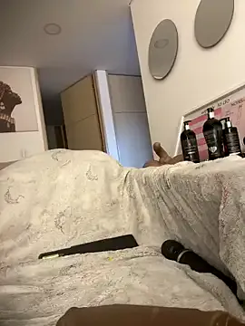 Dolce – webcam model profile photo Image 4