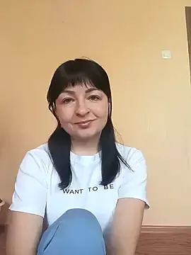 Raisa – webcam model profile photo Image 18