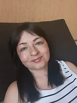 Raisa – webcam model profile photo Image 8