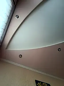 Raisa – webcam model profile photo Image 9