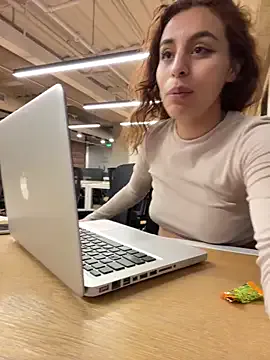 HaleyLyon – webcam model profile photo Image 5