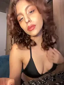 HaleyLyon – webcam model profile photo Image 8