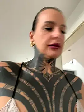 CristinaRous – webcam model profile photo Image 12