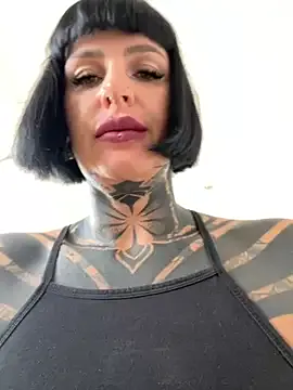 CristinaRous – webcam model profile photo Image 16