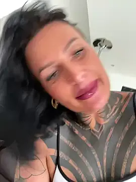 CristinaRous – webcam model profile photo Image 5