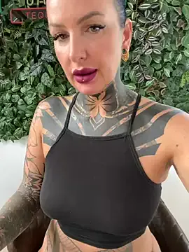 CristinaRous – webcam model profile photo Image 8