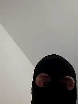 AishaHart – webcam model profile photo Image 3