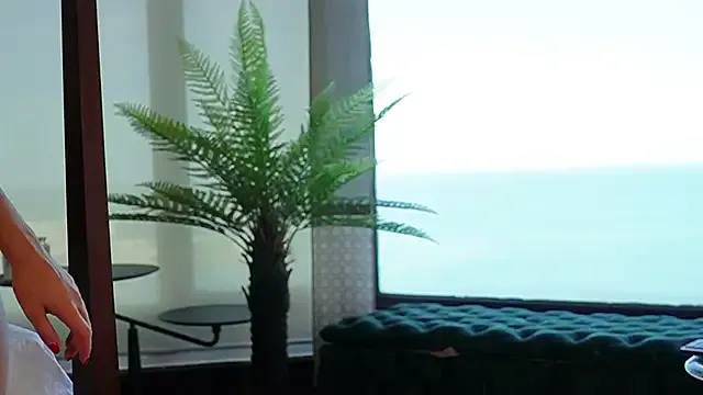 _Alicee_1 – webcam model profile photo Image 3