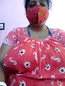 Raisa – webcam model profile photo Image 16