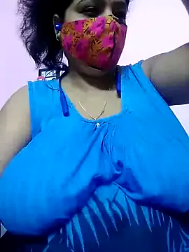 Raisa – webcam model profile photo Image 2