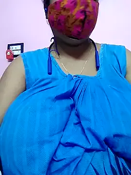 Raisa – webcam model profile photo Image 6