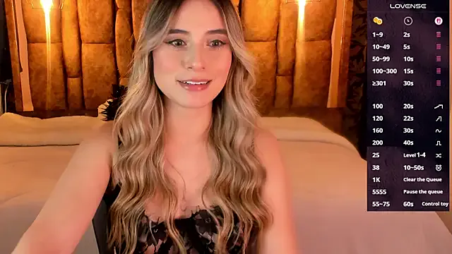 LizBentley – webcam model profile photo Image 16