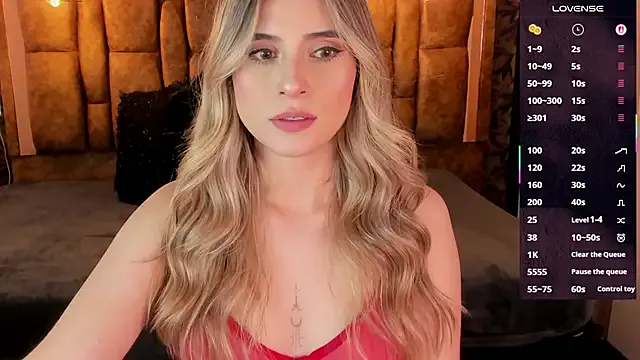 LizBentley – webcam model profile photo Image 2