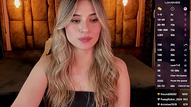 LizBentley – webcam model profile photo Image 3