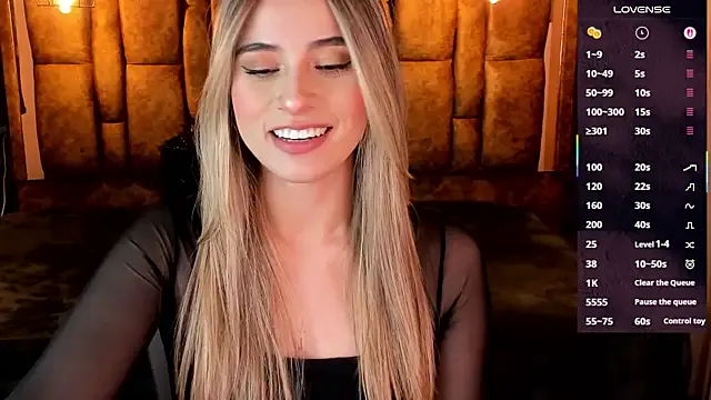 LizBentley – webcam model profile photo Image 6