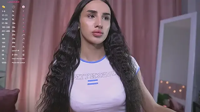 MollyBoston – webcam model profile photo Image 4