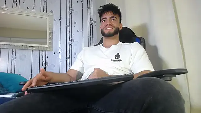 OneInAMillionXXX – webcam model profile photo Image 10