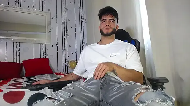 OneInAMillionXXX – webcam model profile photo Image 9