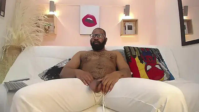 Dolce – webcam model profile photo Image 2