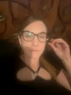 MiraKova – webcam model profile photo Image 17