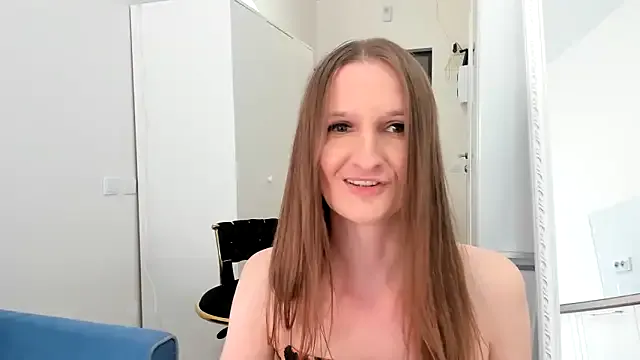 Lara-CumKitten – webcam model profile photo Image 15