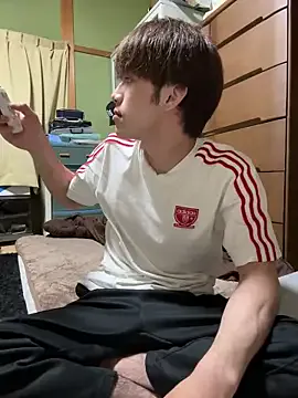 TastyTiffy – webcam model profile photo Image 4