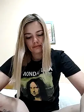 KrissSexi – webcam model profile photo