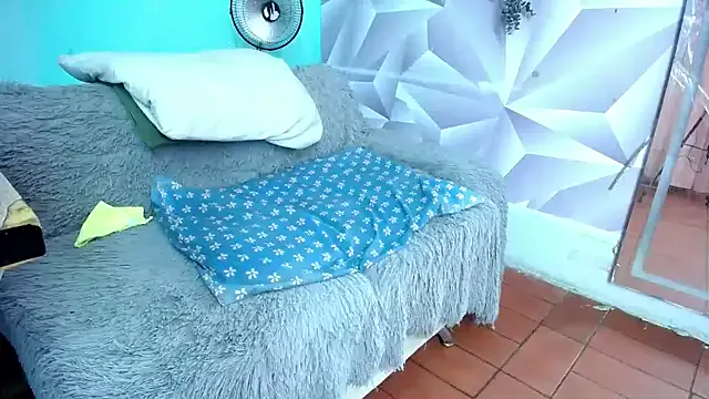 Dolce – webcam model profile photo Image 17