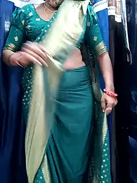 SarithaBroun – webcam model profile photo Image 12