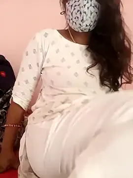 SarithaBroun – webcam model profile photo Image 4