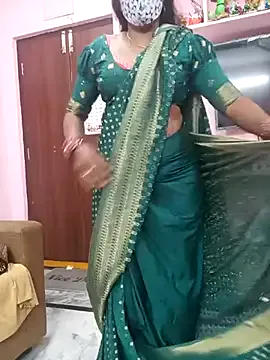 SarithaBroun – webcam model profile photo Image 5