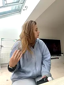 IvyStuart – webcam model profile photo Image 15